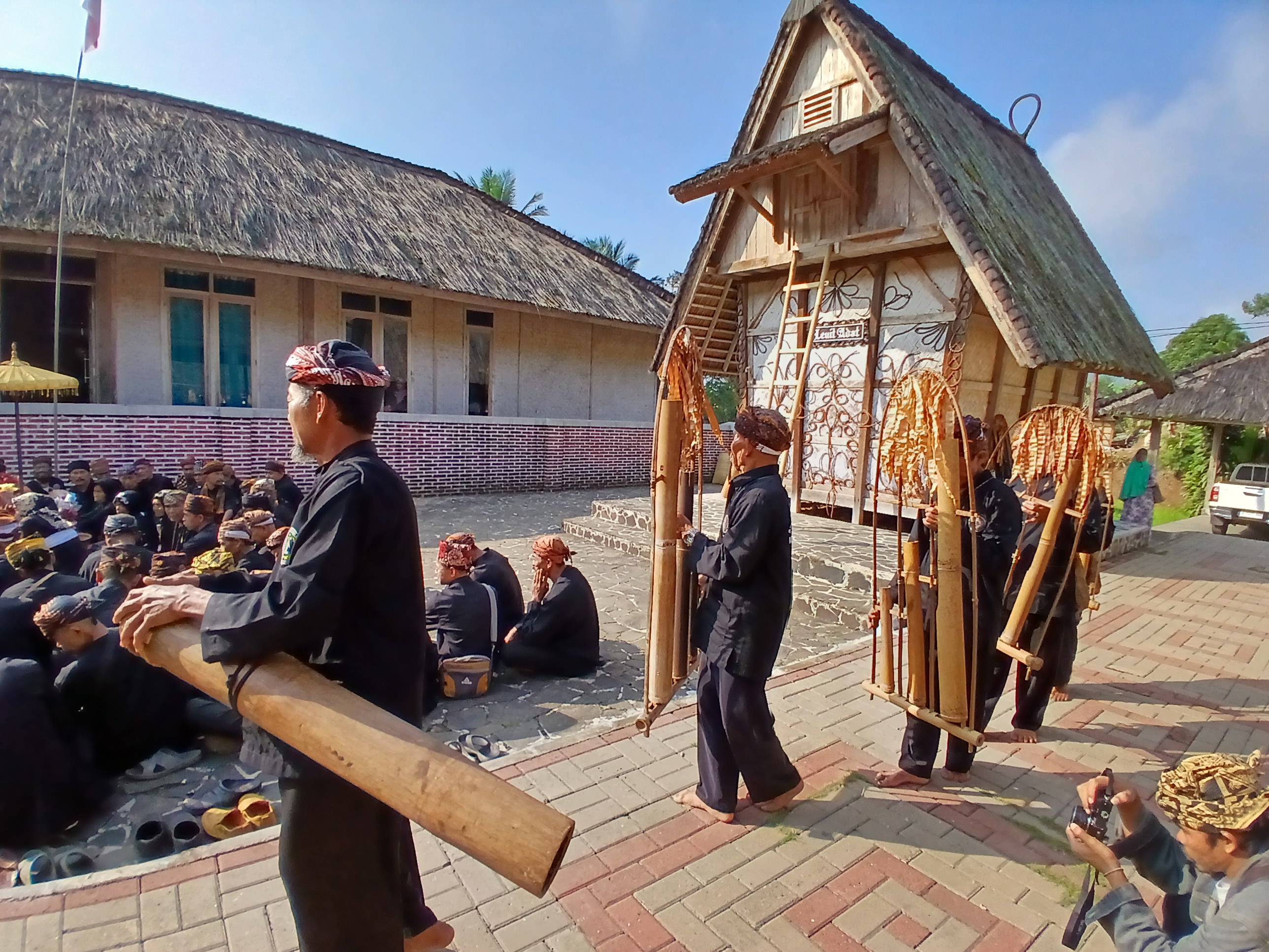 Tradisi Kampung Adat